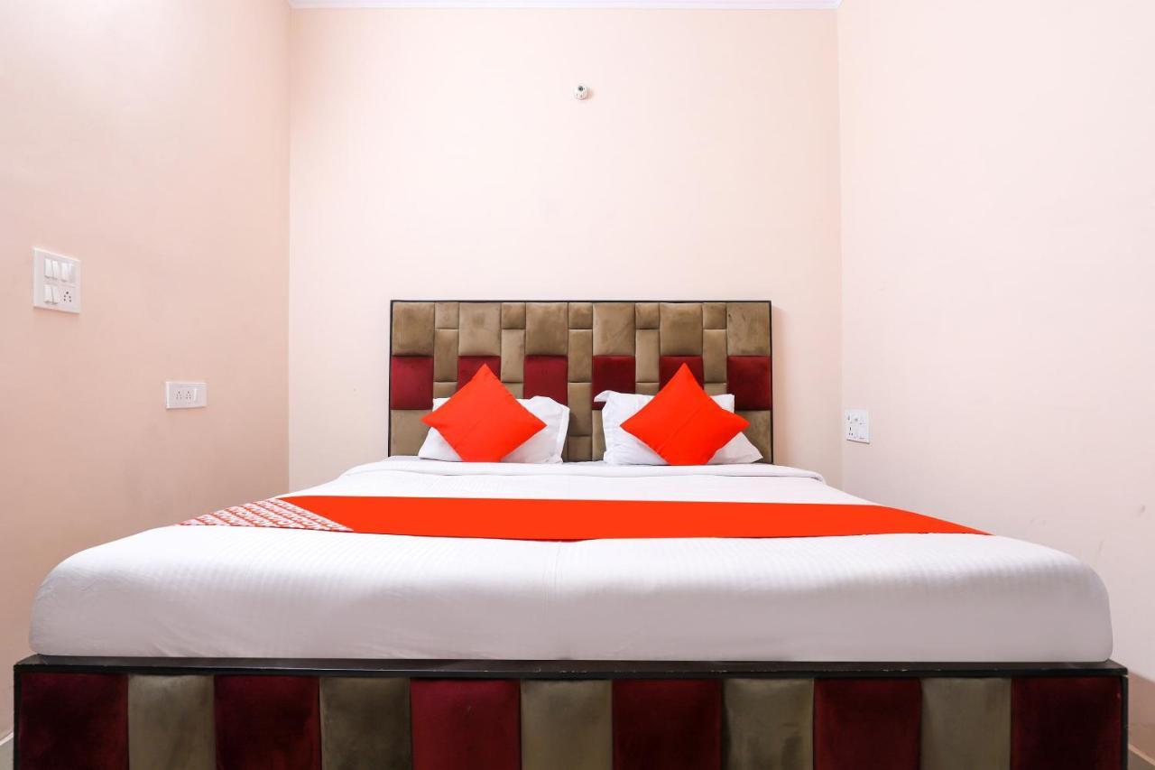 Oyo 77819 Shahdara Inn New Delhi Eksteriør bilde