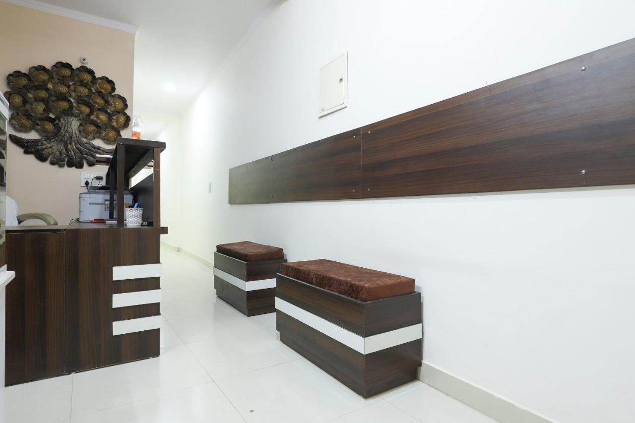 Oyo 77819 Shahdara Inn New Delhi Eksteriør bilde