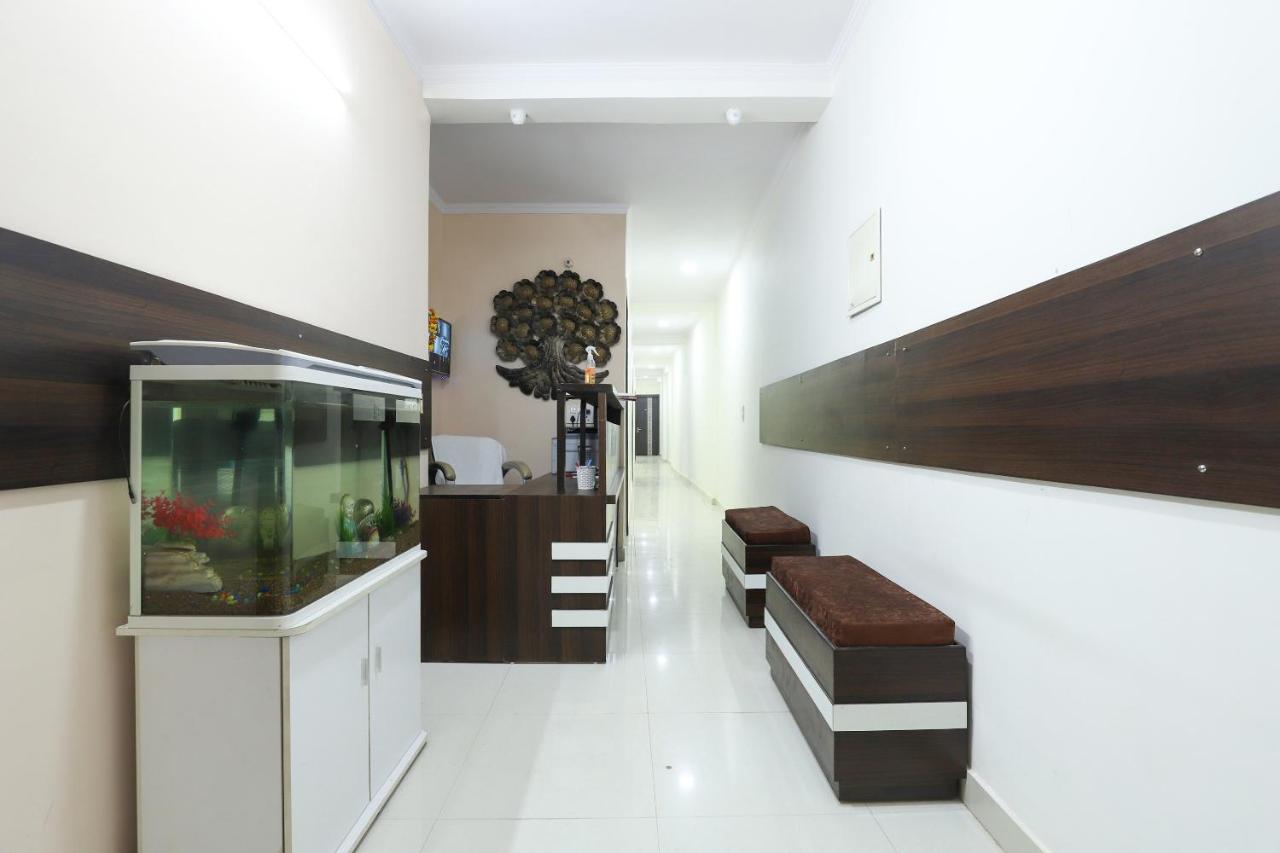 Oyo 77819 Shahdara Inn New Delhi Eksteriør bilde